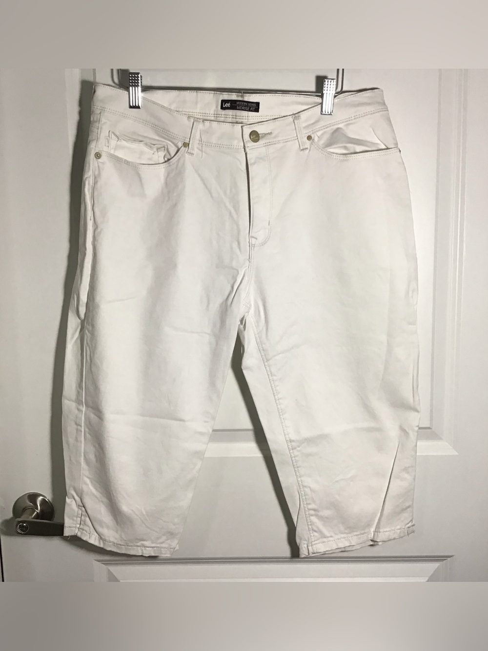 Lee Women's White Capris Stretch Denim Size 14